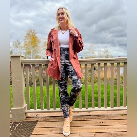 SPANX Pants - Spanx Camo Cargo Jogger Pants Size Small NWT